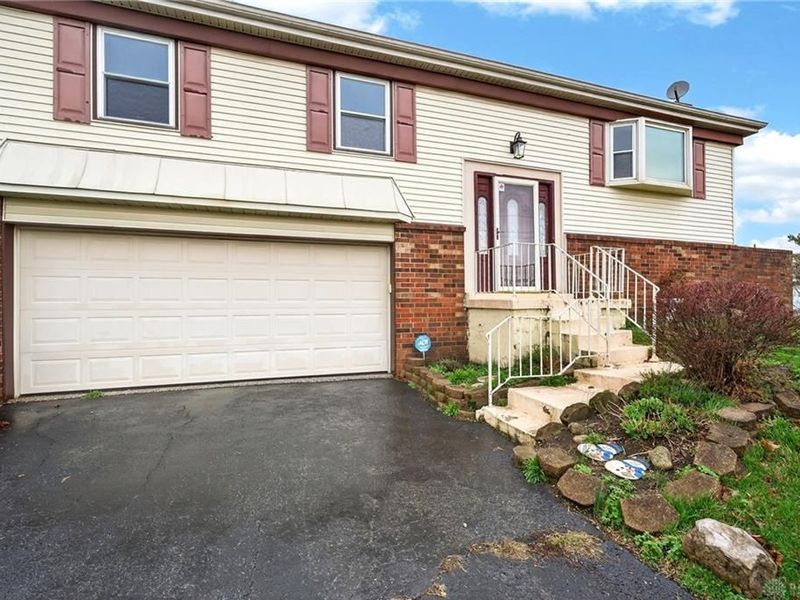 7031 Union Schoolhouse Road, Riverside, OH 45424 Photo 3