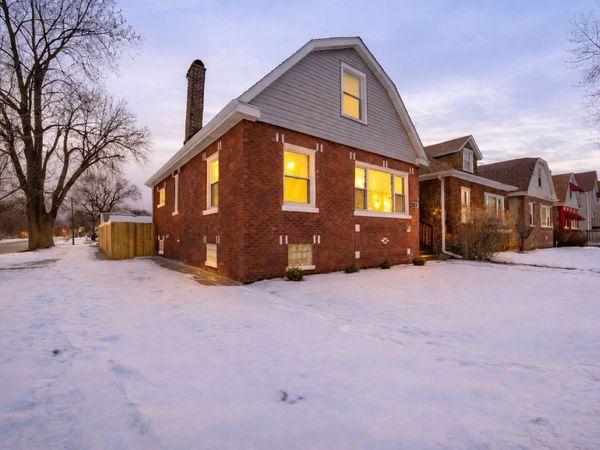 9356 S Manistee Avenue , Chicago, IL 60617