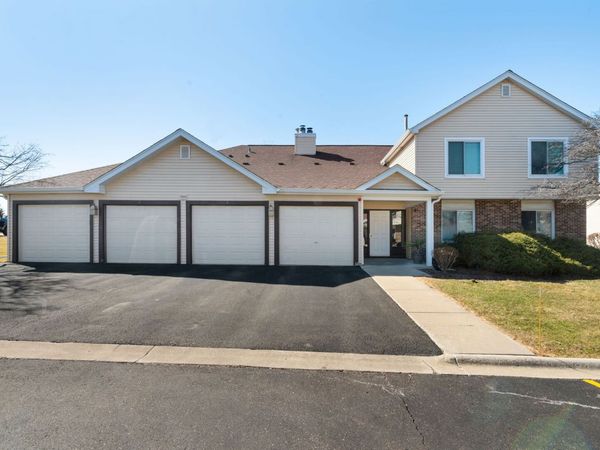 7000 Sussex Court , Unit 204, Woodridge, IL 60517