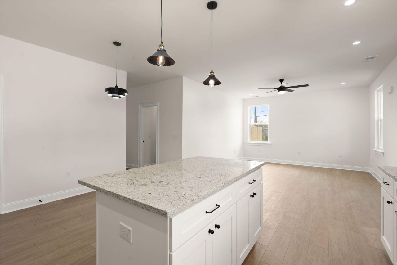 1941 Token Street Photo 11