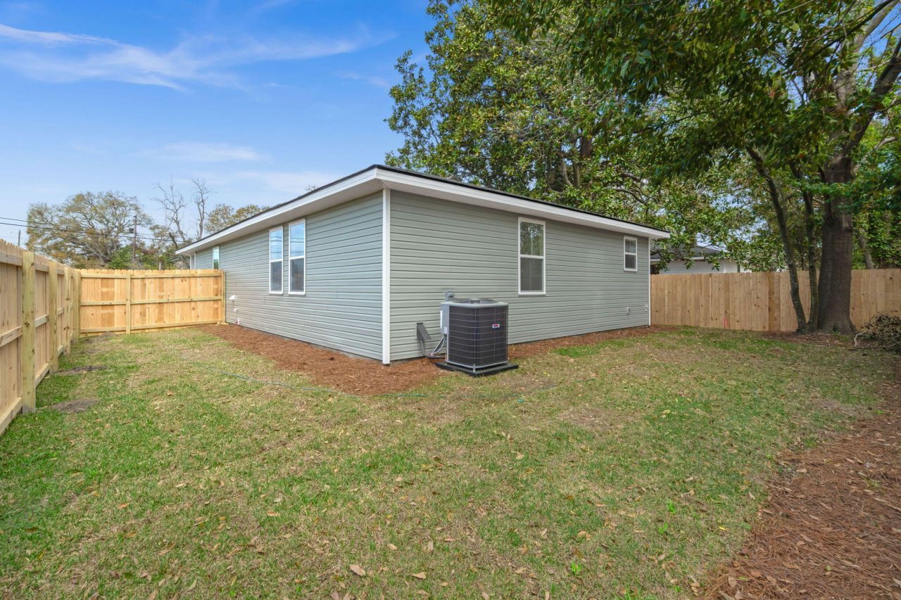 1941 Token Street Photo 24