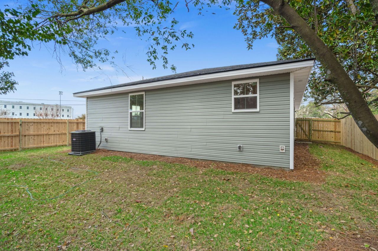 1941 Token Street Photo 25