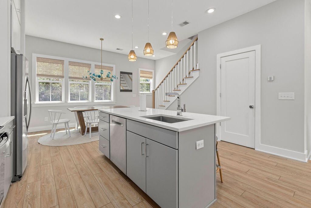 16 Shem Drive Photo 18