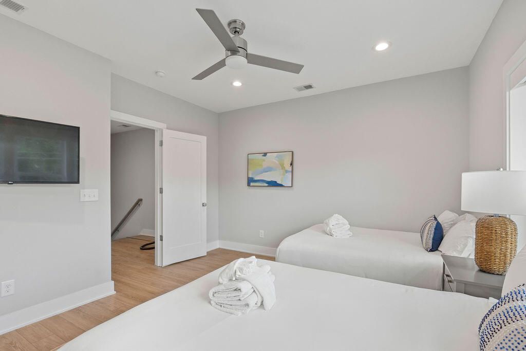 16 Shem Drive Photo 41