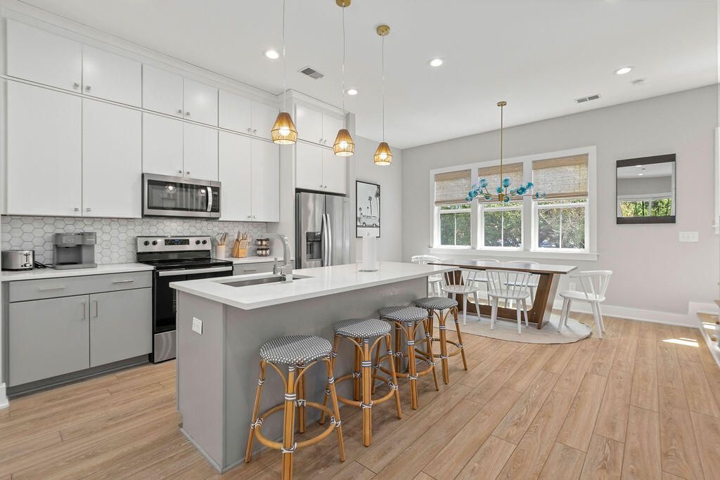 16 Shem Drive Photo 6