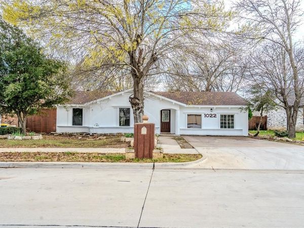 1022 Shenandoah Drive , Arlington, TX 76014