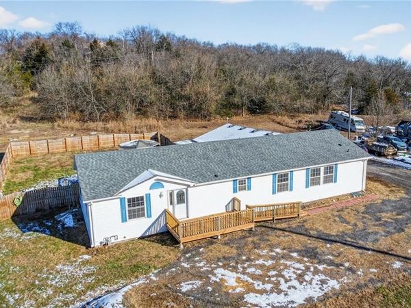 14746 Metro Avenue, Bonner Springs, KS 66012