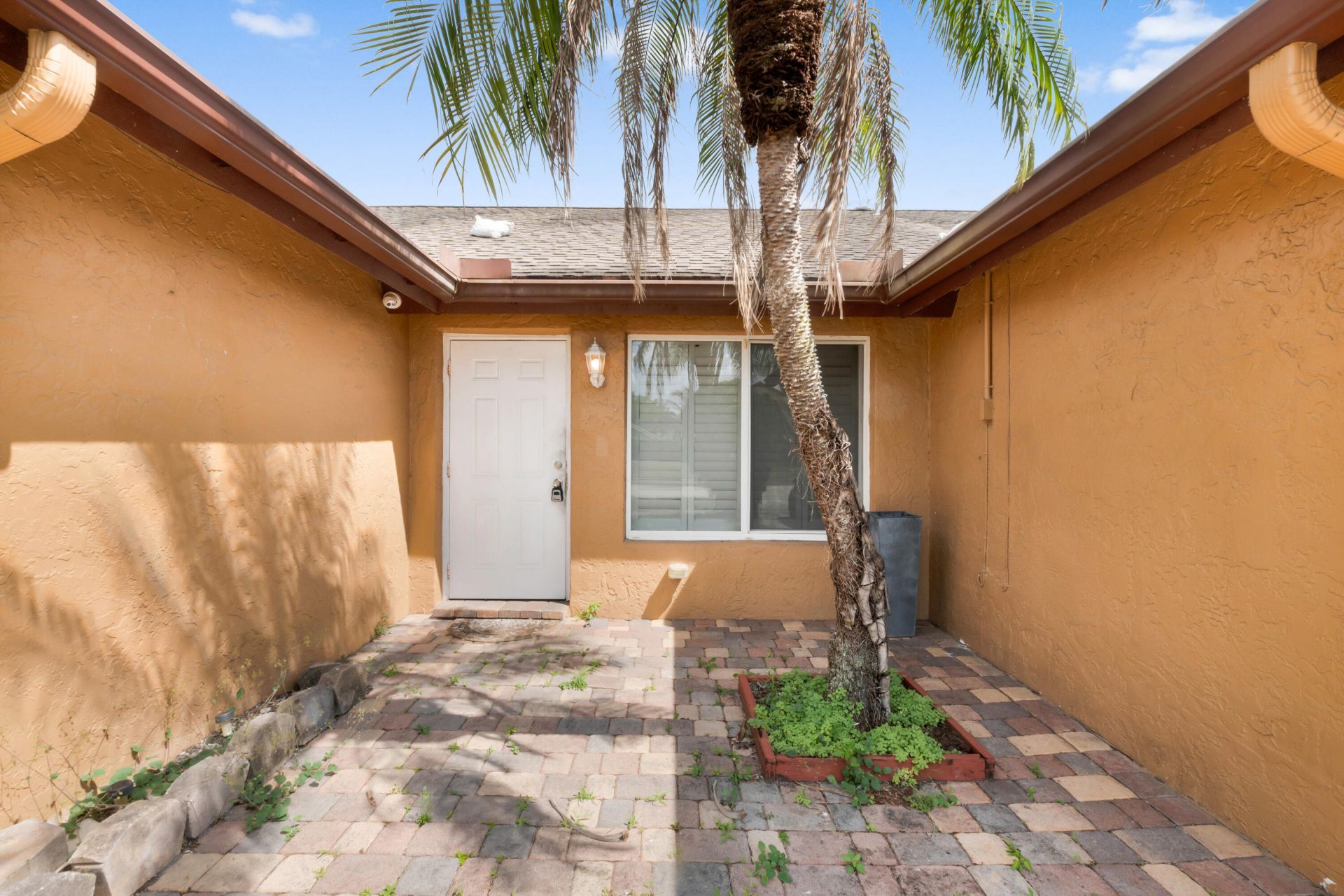 3570 NW 120th Way, Sunrise, FL 33323 Photo