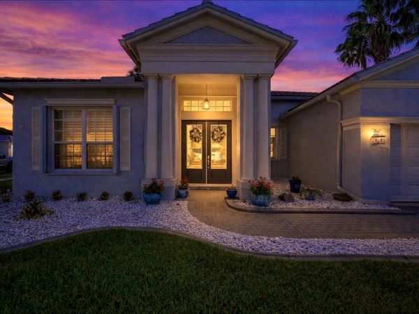 261 SW Lake Forest Way, Port St. Lucie, FL 34986