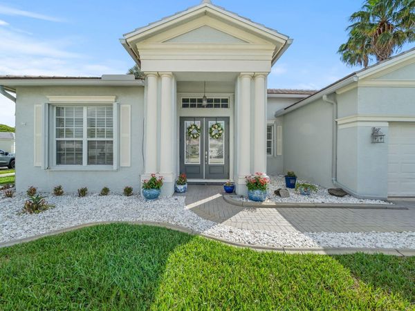 261 SW Lake Forest Way, Port St. Lucie, FL 34986