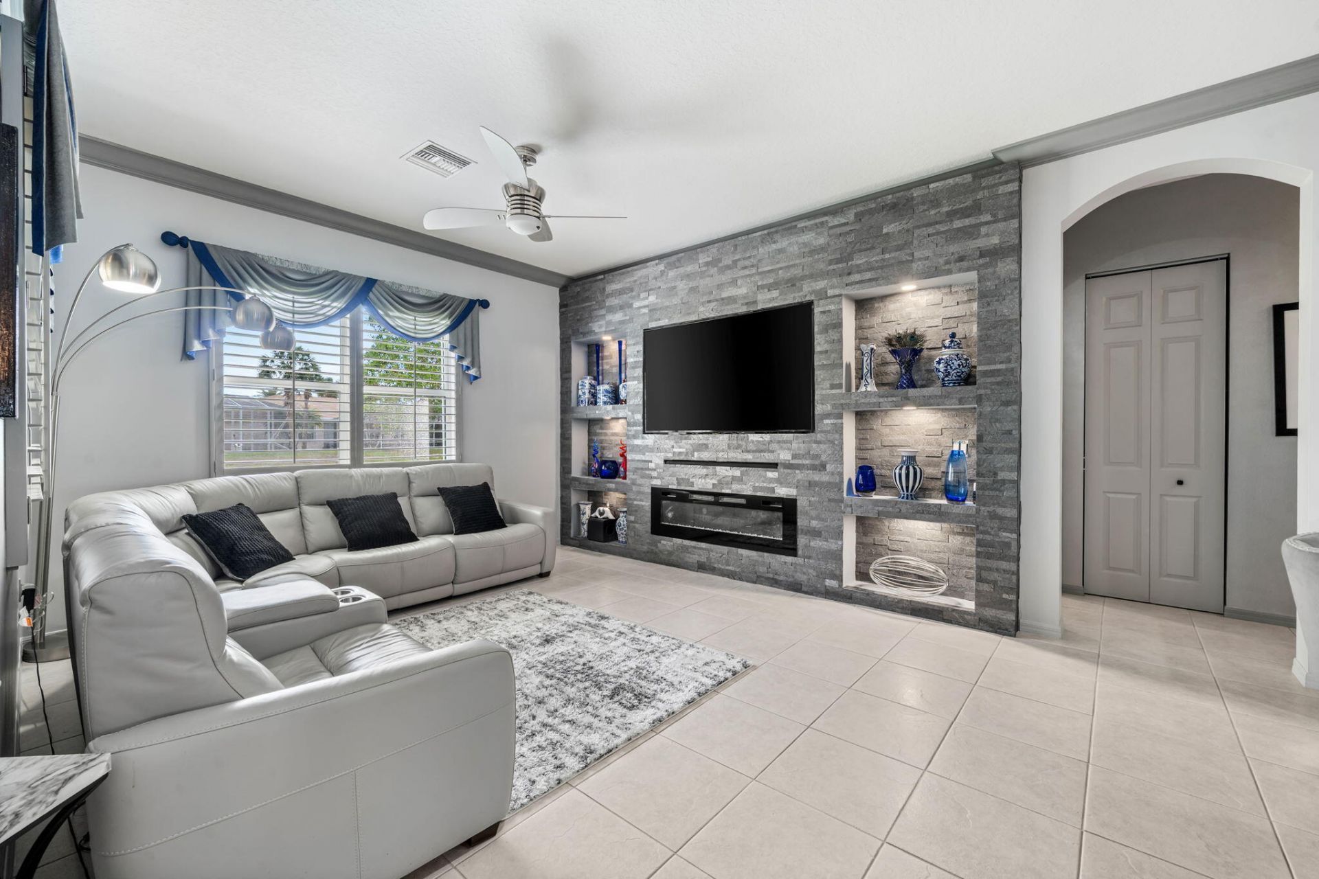 261 SW Lake Forest Way, Port Saint Lucie, FL 34986 Photo