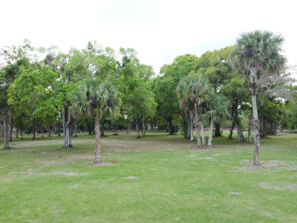 5555 23rd Street SW, Vero Beach, FL 32968