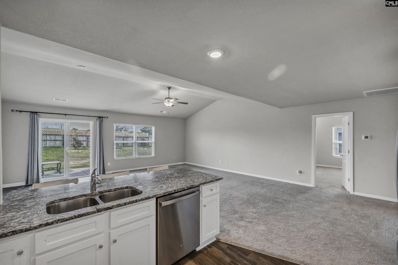 713 Sapodilla Lane Photo 6