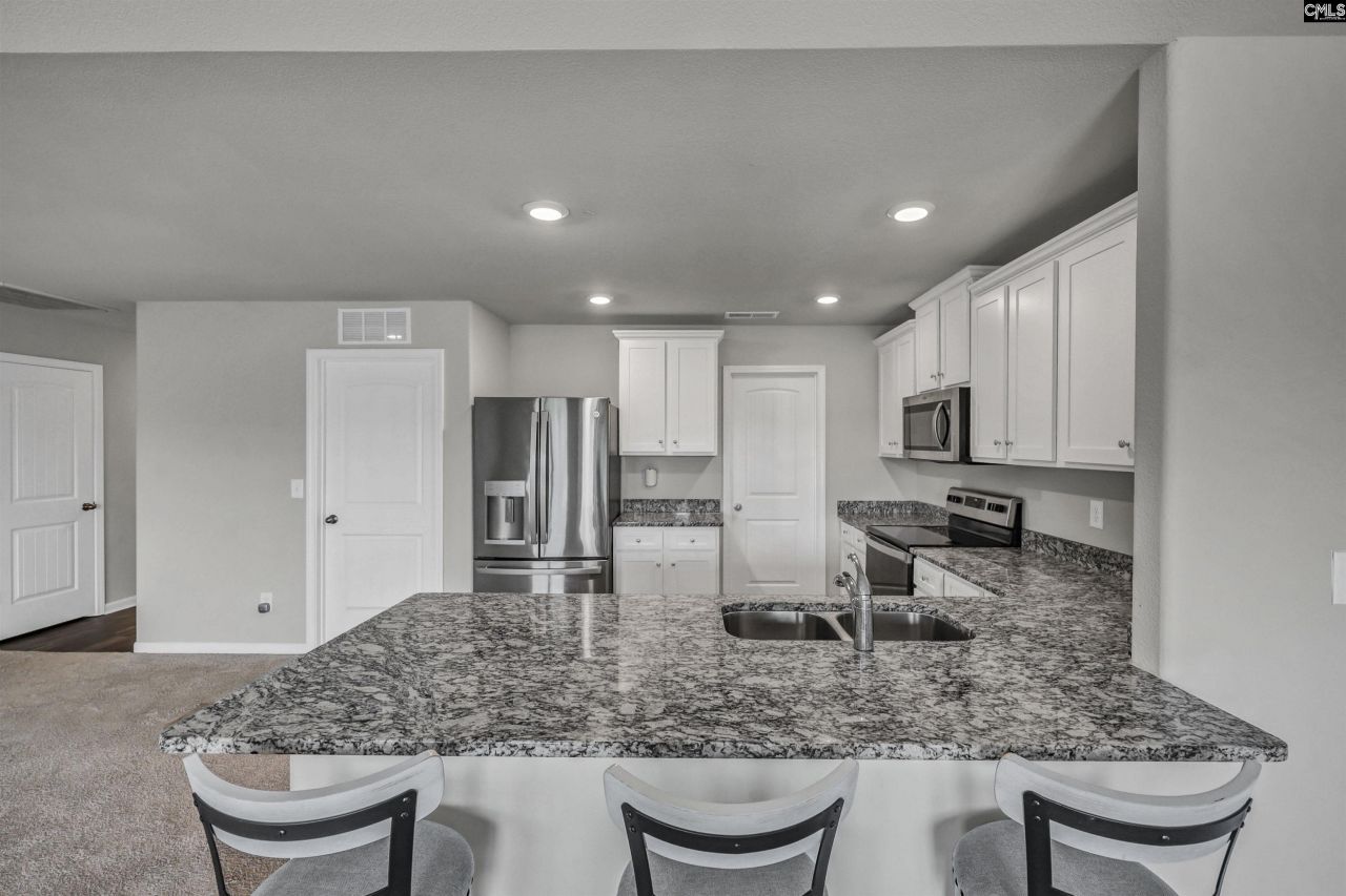 713 Sapodilla Lane Photo 8