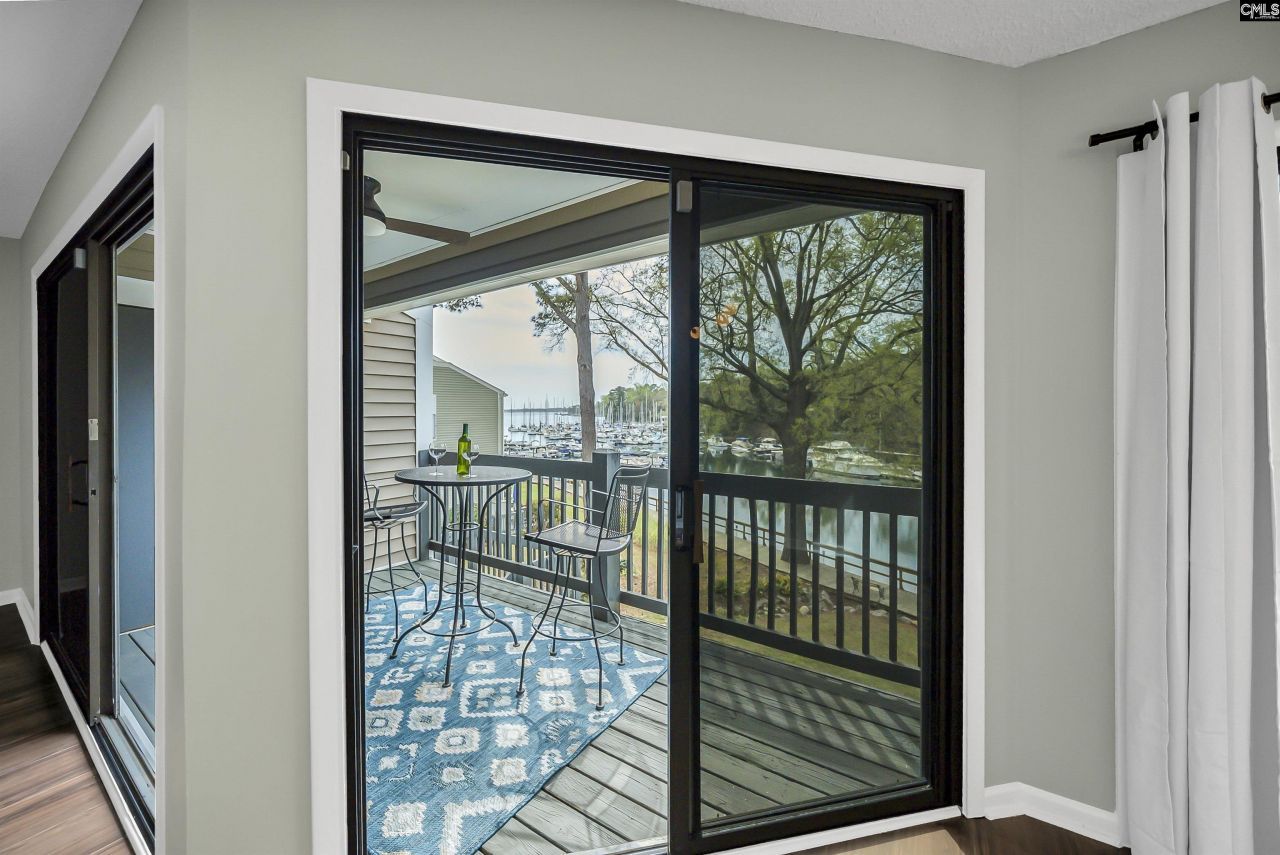 242 Shoreline Drive Photo 11