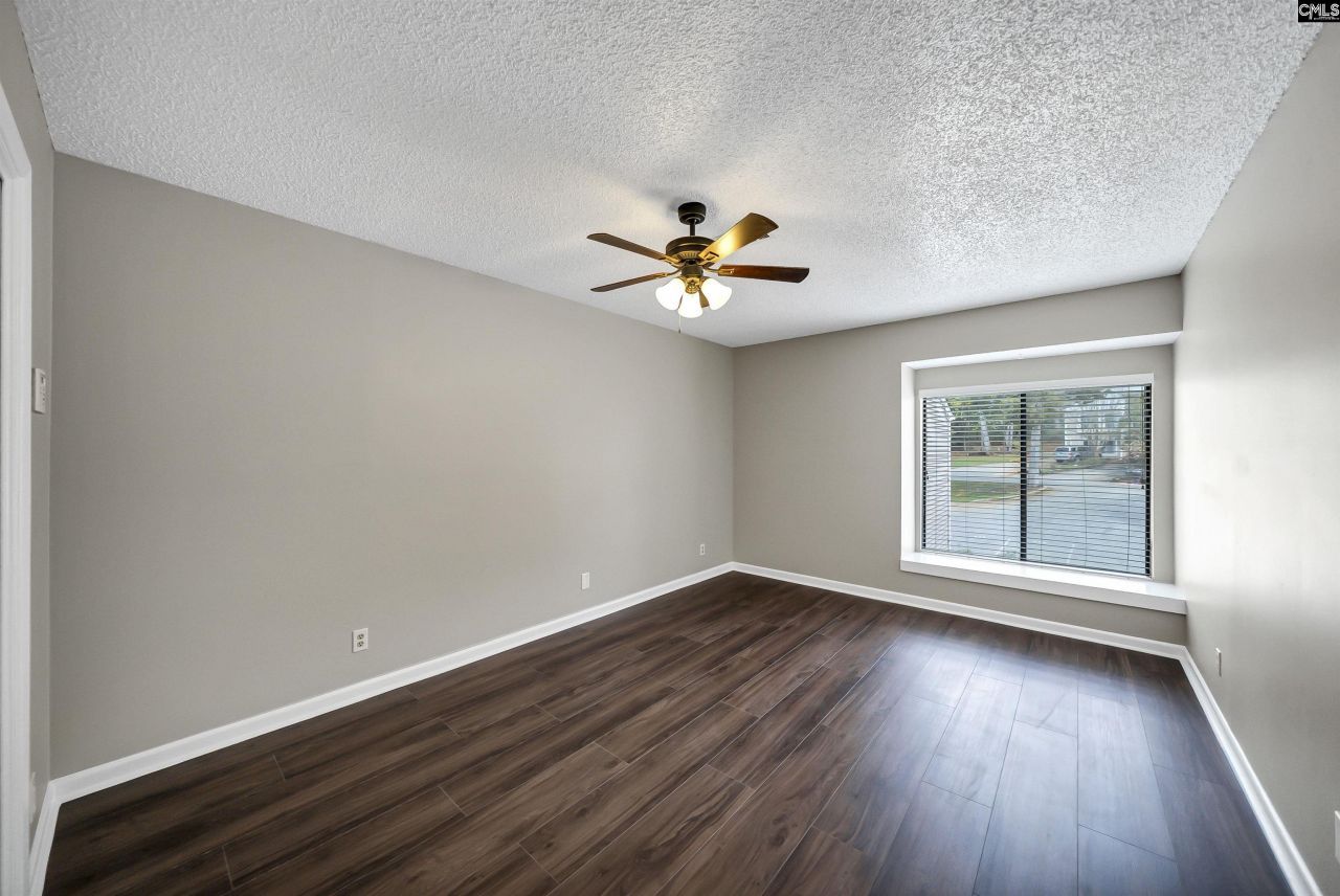 242 Shoreline Drive Photo 19