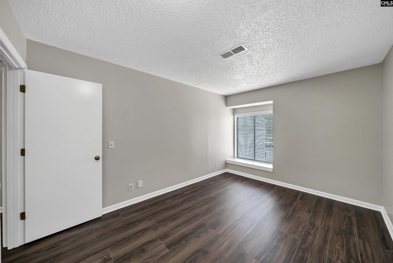 242 Shoreline Drive Photo 23