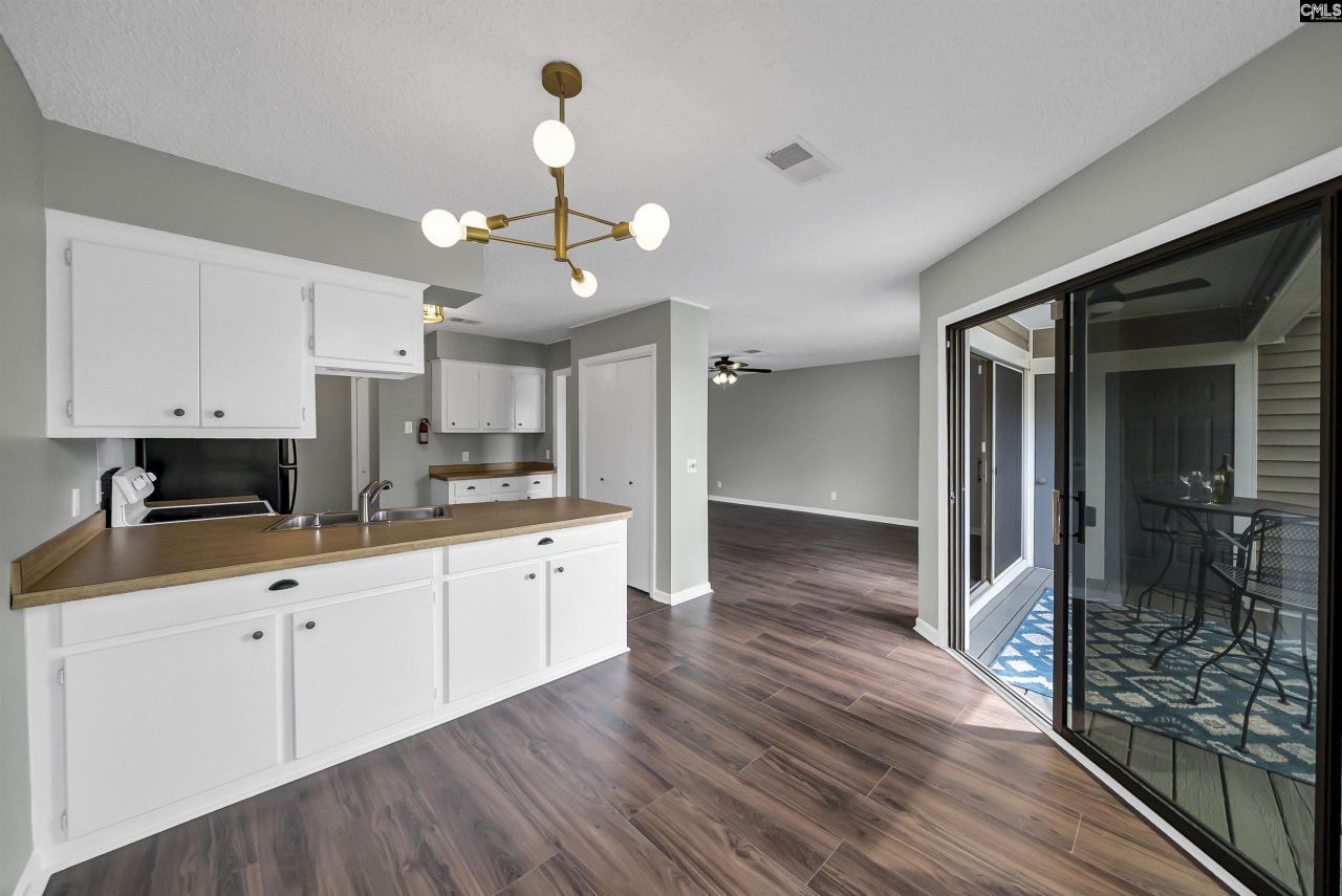 242 Shoreline Drive Photo 4