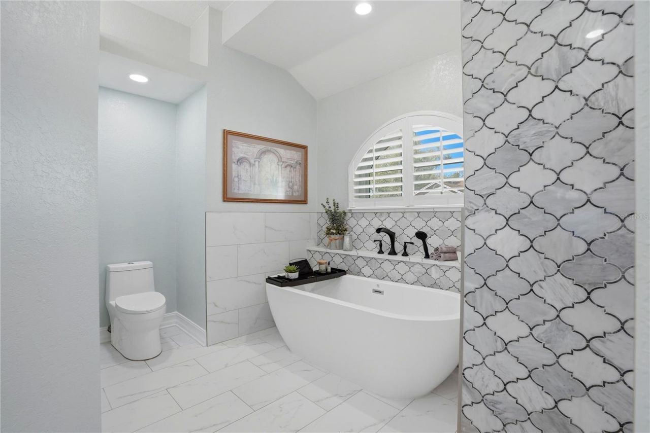 10555 Shady Oak Lane, Seminole, FL 33777 Photo