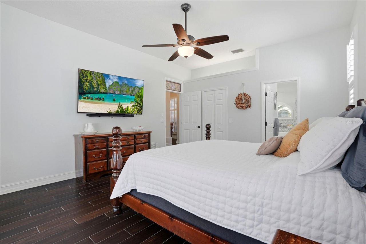 10555 Shady Oak Lane, Seminole, FL 33777 Photo