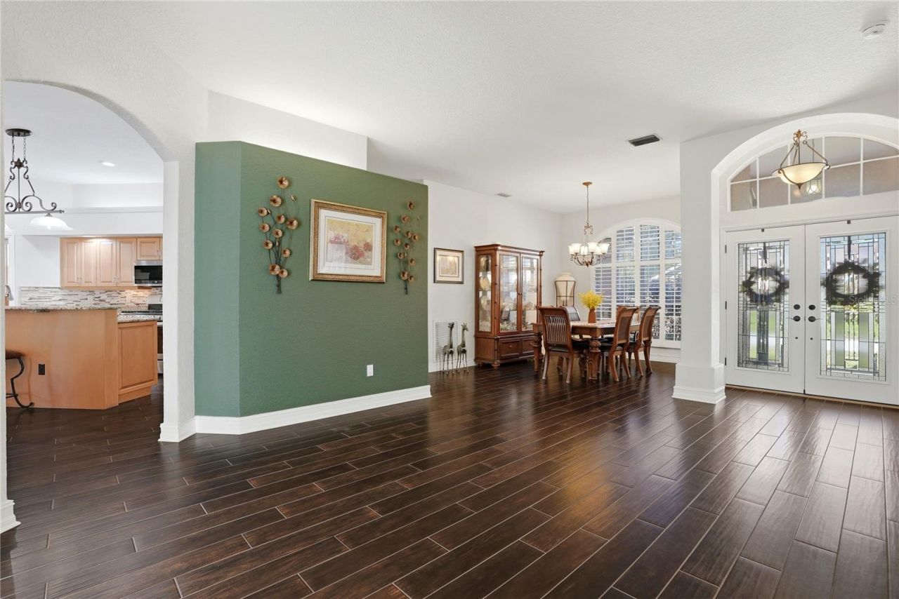 10555 Shady Oak Lane, Seminole, FL 33777 Photo