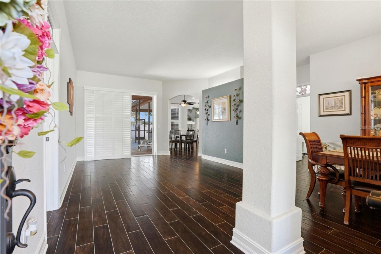 10555 Shady Oak Lane, Seminole, FL 33777 Photo