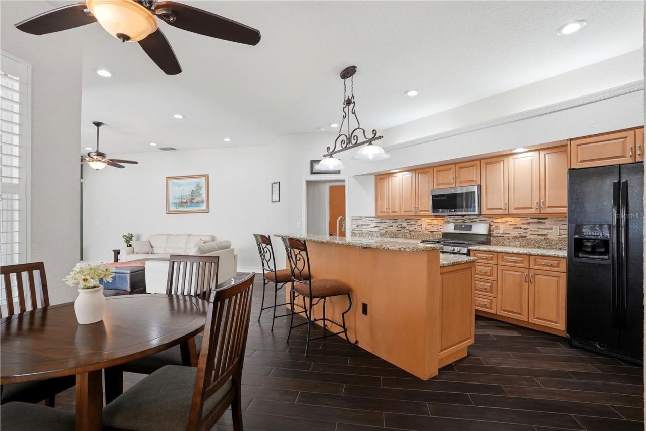 10555 Shady Oak Lane, Seminole, FL 33777 Photo