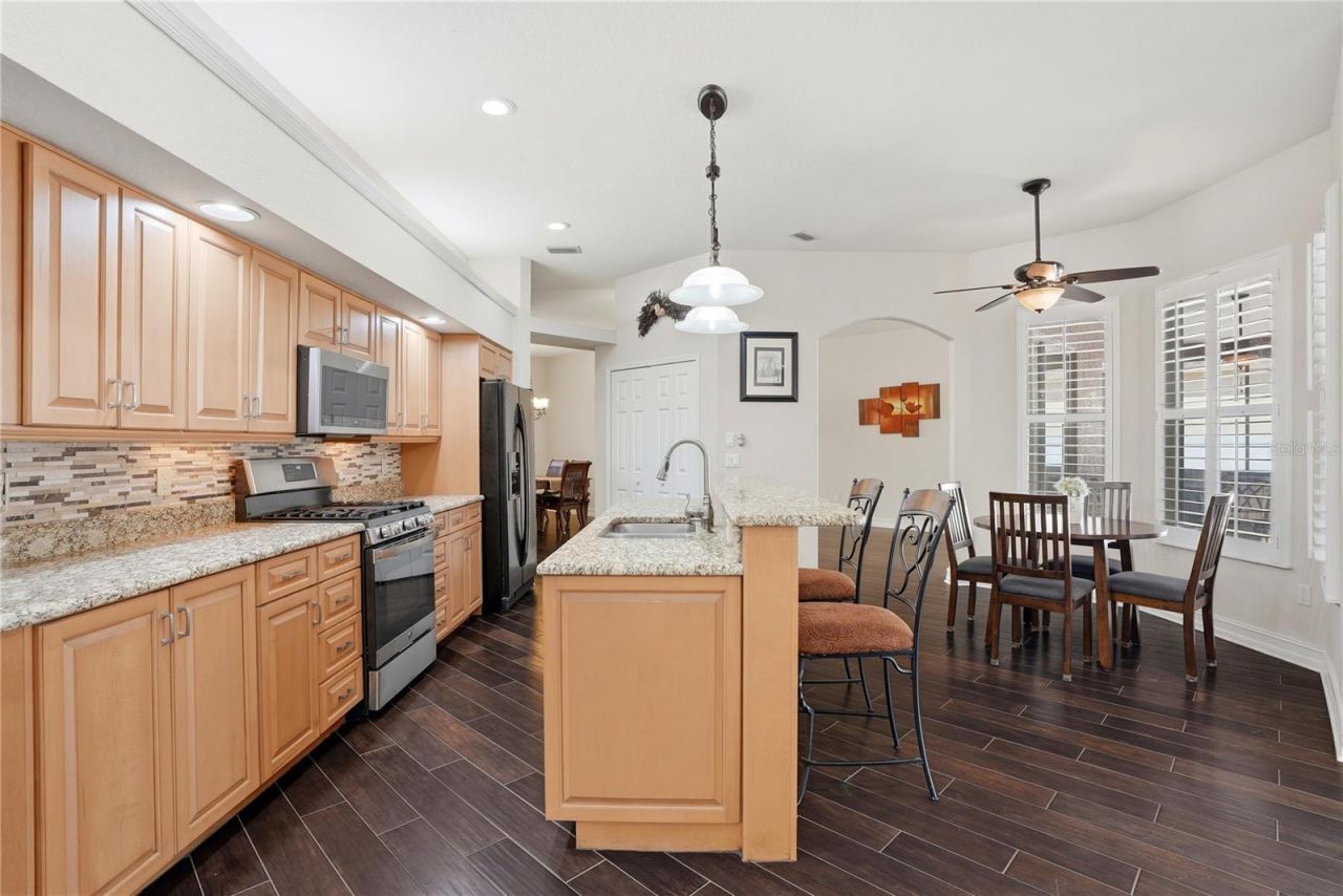 10555 Shady Oak Lane, Seminole, FL 33777 Photo