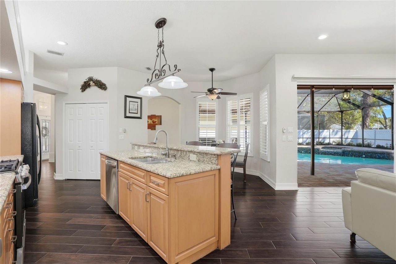 10555 Shady Oak Lane, Seminole, FL 33777 Photo