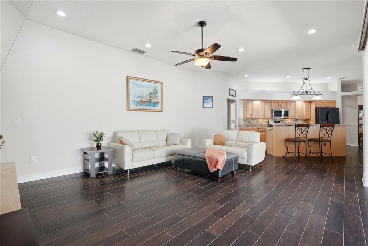 10555 Shady Oak Lane, Seminole, FL 33777 Photo