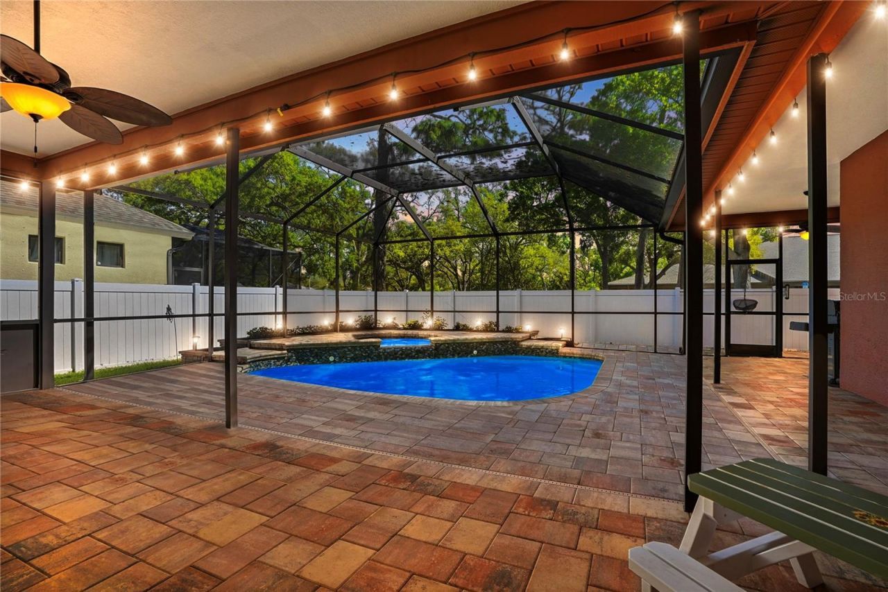 10555 Shady Oak Lane, Seminole, FL 33777 Photo