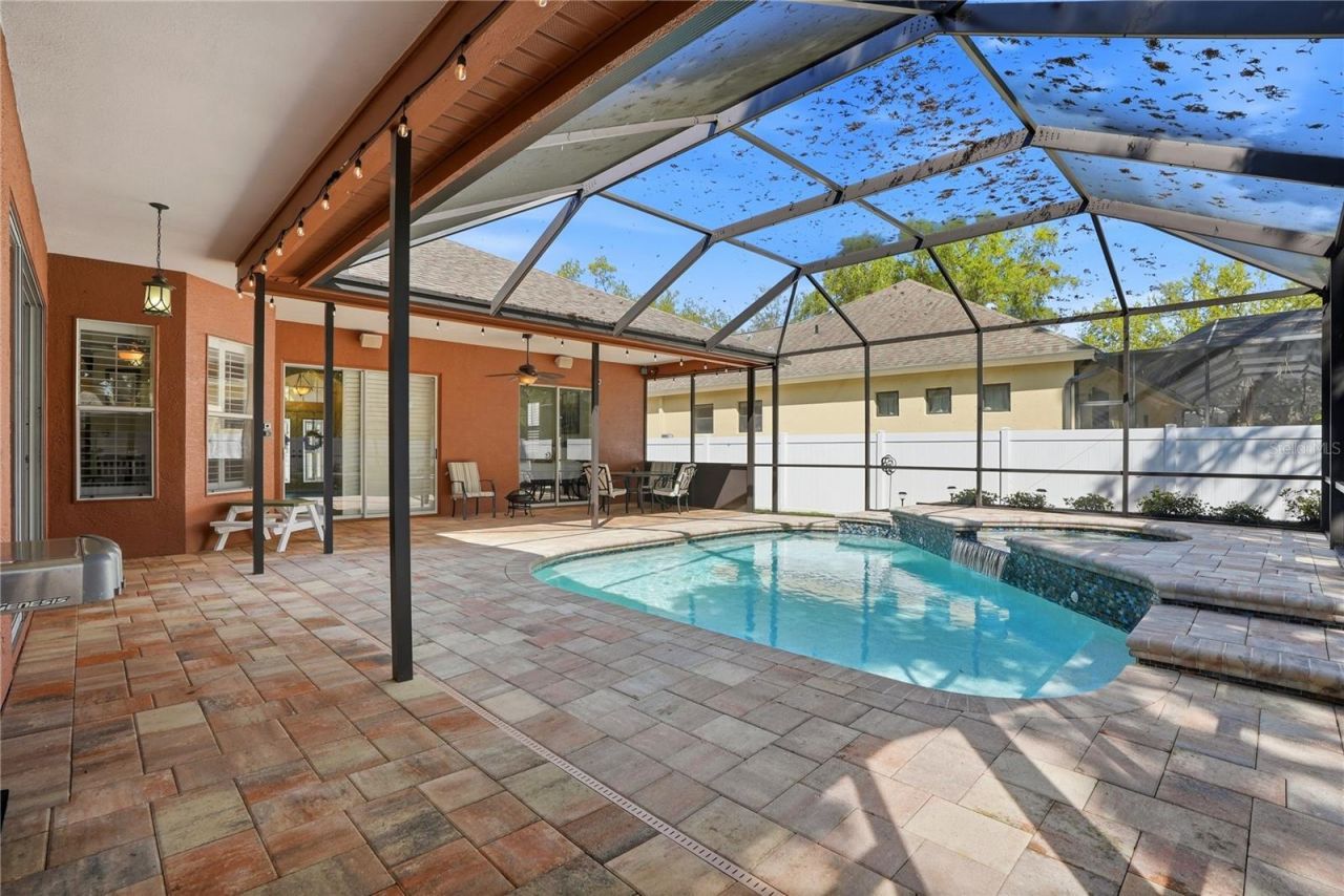 10555 Shady Oak Lane, Seminole, FL 33777 Photo