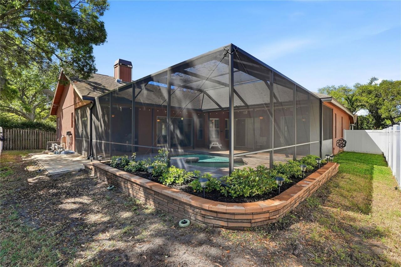 10555 Shady Oak Lane, Seminole, FL 33777 Photo