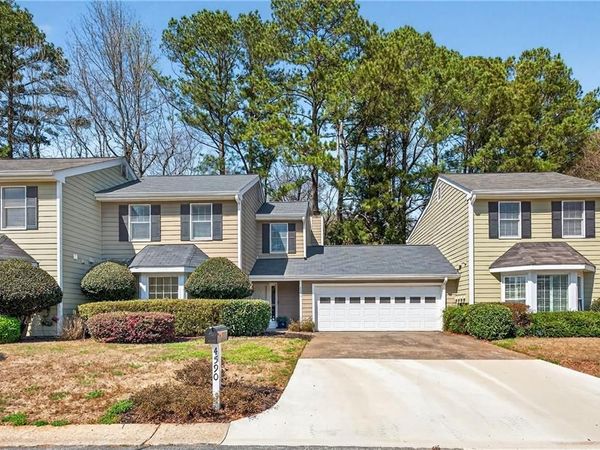 4590 VILLAGE OAKS Circle , Dunwoody, GA 30338