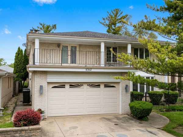 5312 Pratt Avenue , Skokie, IL 60077