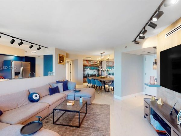 1000 Island Blvd , Unit 2903, Aventura, FL 33160