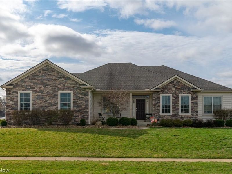 23201 Lakeridge Way, Columbia Station, OH 44028 Photo 1