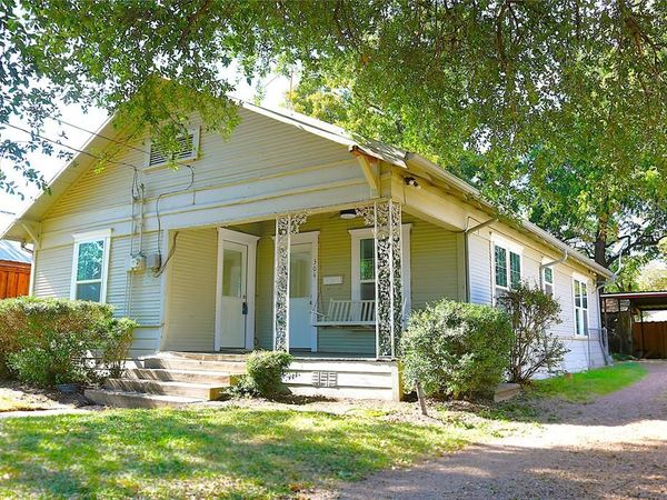 304 E Waco Street, Ennis, TX 75119