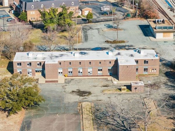 9302 Warwick Boulevard , Newport News, VA 23601