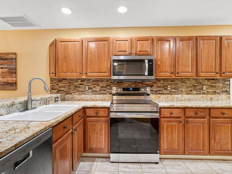 156 Orchard Oak Drive , Blacklick, OH 43004 Photo 24