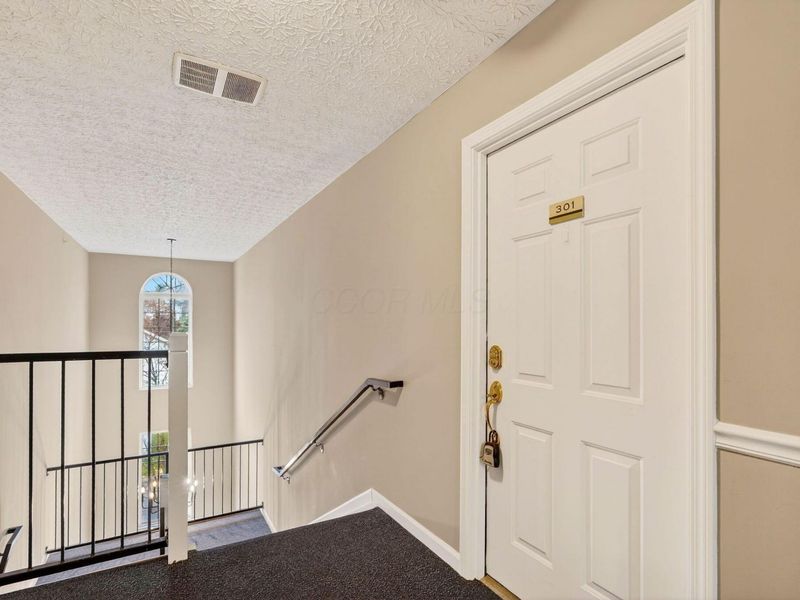 6200 Harbour Pointe, Unit 301, Columbus, OH 43231 Photo 9