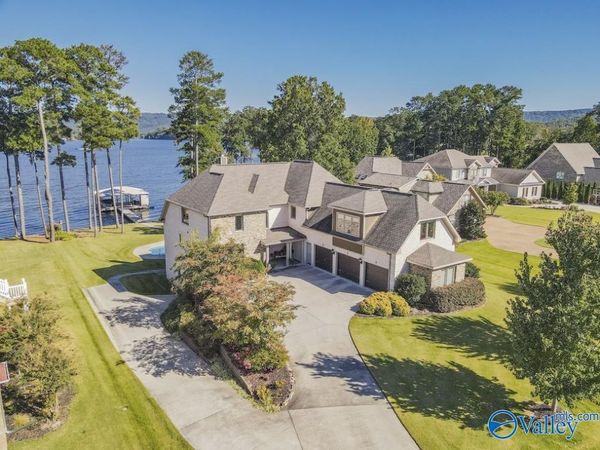 1204 Peninsula Drive, Scottsboro, AL 35769