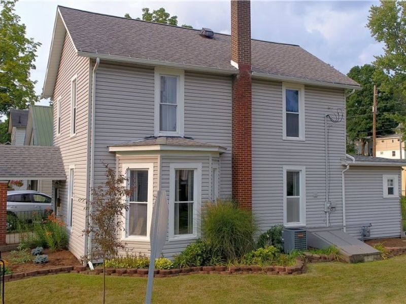 285 S Crawford Street, Millersburg, OH 44654 Photo 3