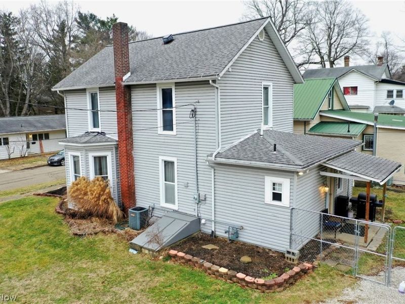 285 S Crawford Street, Millersburg, OH 44654 Photo 3