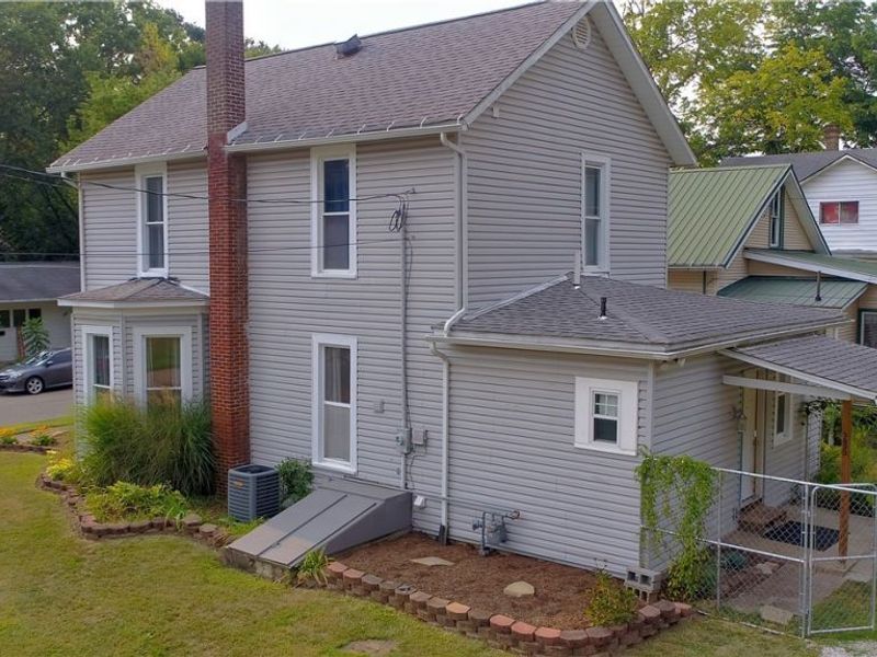 285 S Crawford Street, Millersburg, OH 44654 Photo 4