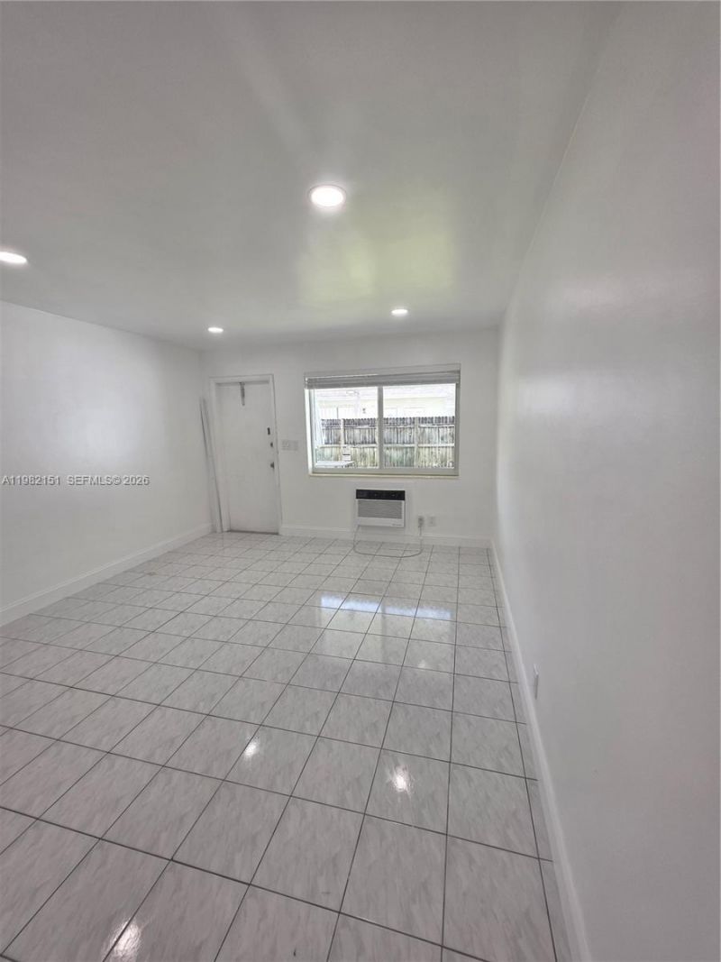 411 SE 3rd Ave, Unit 3, Hallandale Beach, FL 33009 Photo