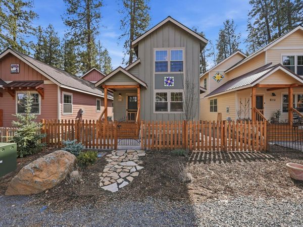 337 W Jefferson Avenue, Unit 1, Sisters, OR 97759