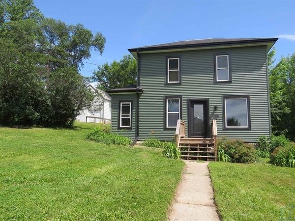128 E Spruce St., Cherokee, IA 51012