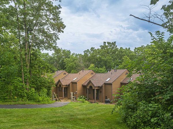 33 Creekwood Lane, GALENA, IL 61036