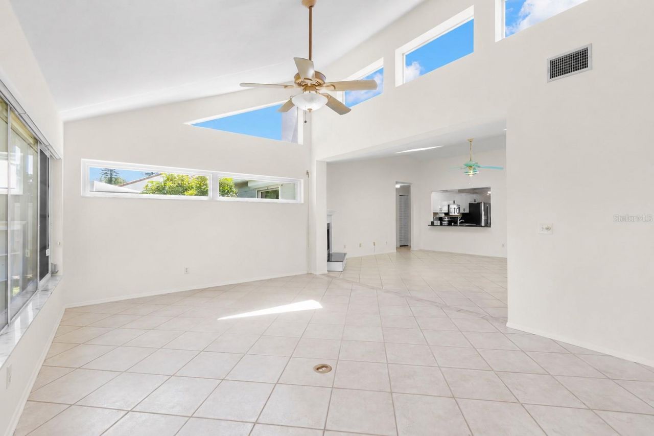 523 Padua Circle Ne, Saint Petersburg, FL 33703 Photo